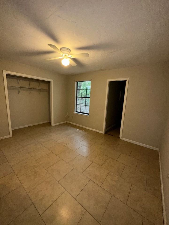 2320 Sylvan Ct - Photo 6 of 12