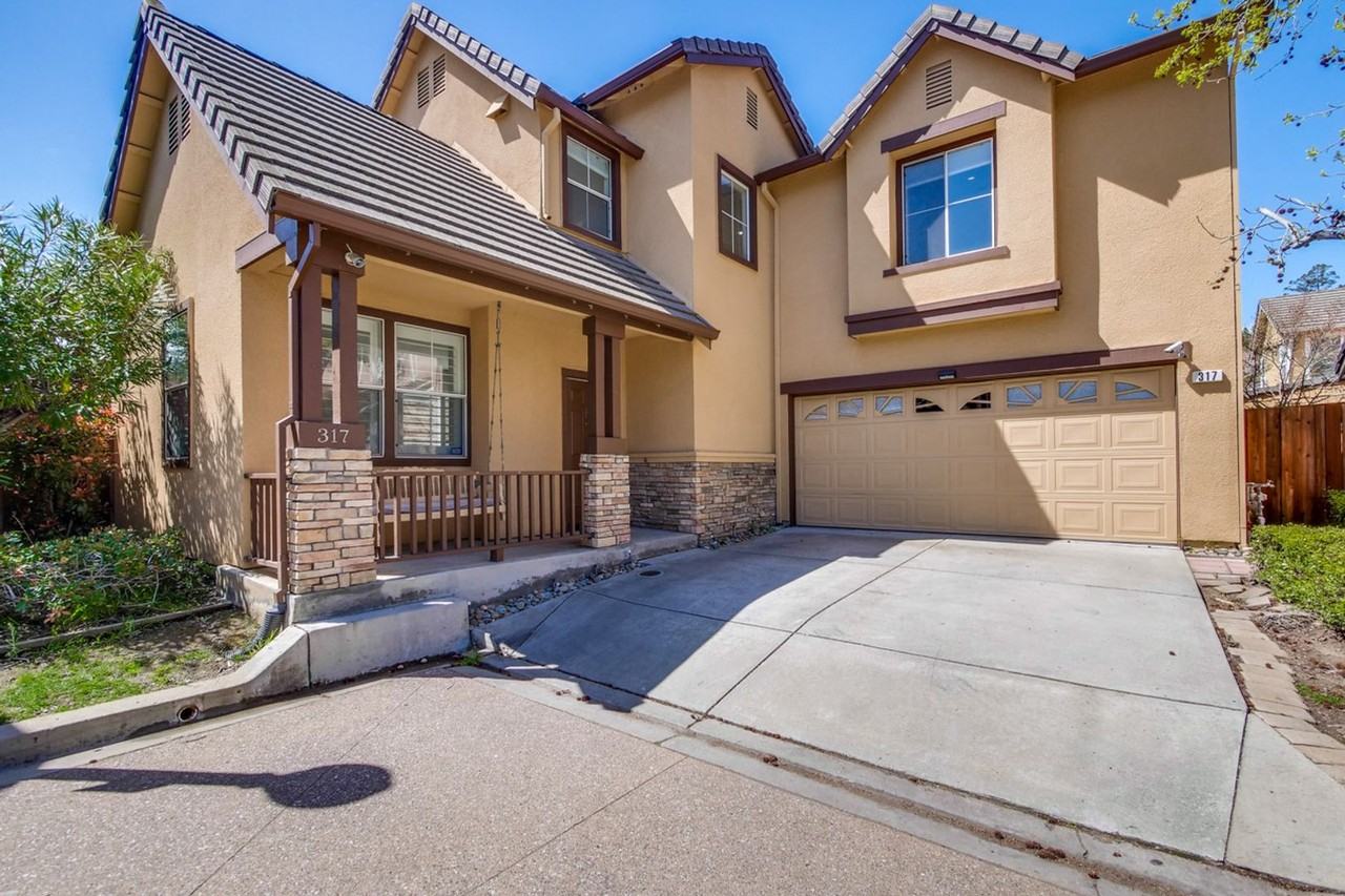 317 Chetwood Dr - Photo 2 of 50