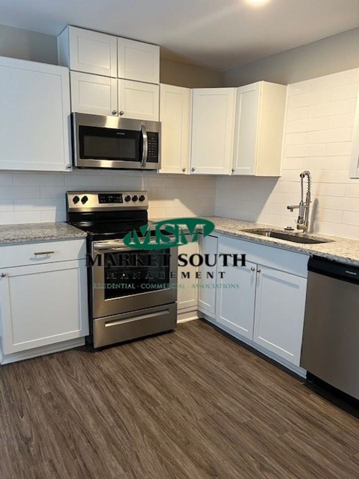 7 W 53rd St - Photo 5 of 17