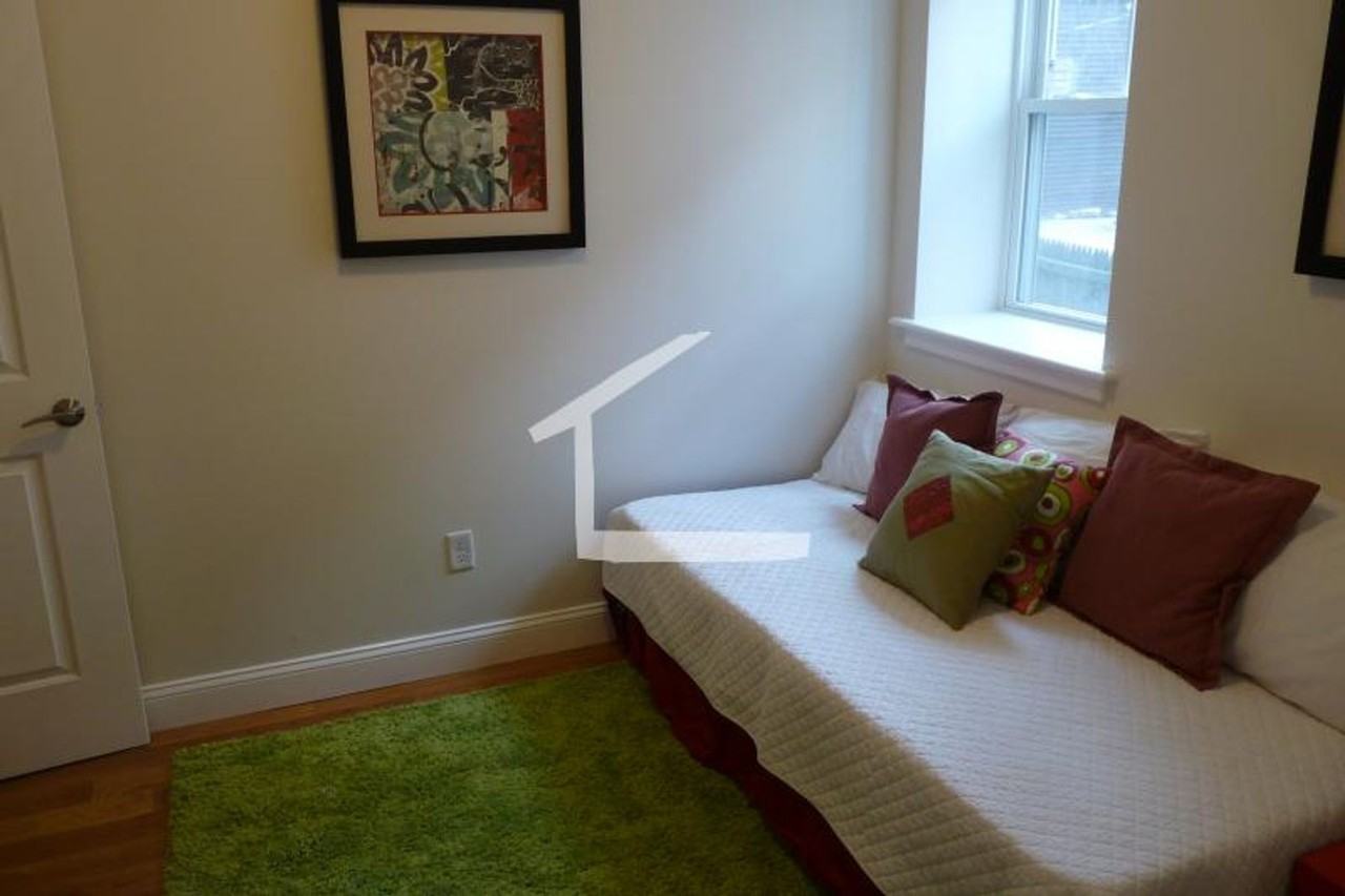 54 Kent St - Photo 6 of 17