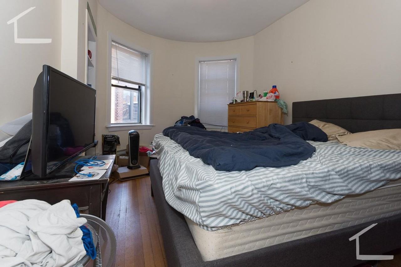 1960 Beacon St - Photo 2 of 14