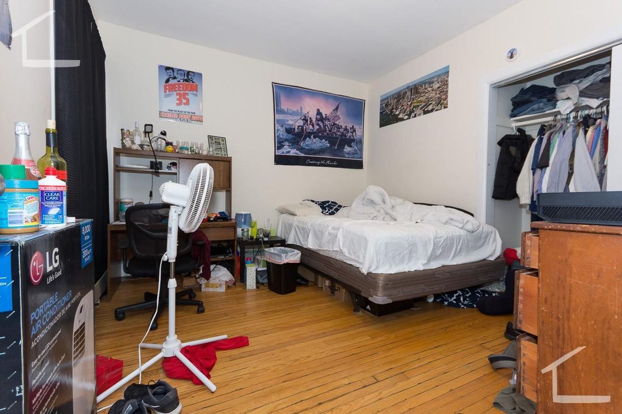 1960 Beacon St - Photo 4 of 14