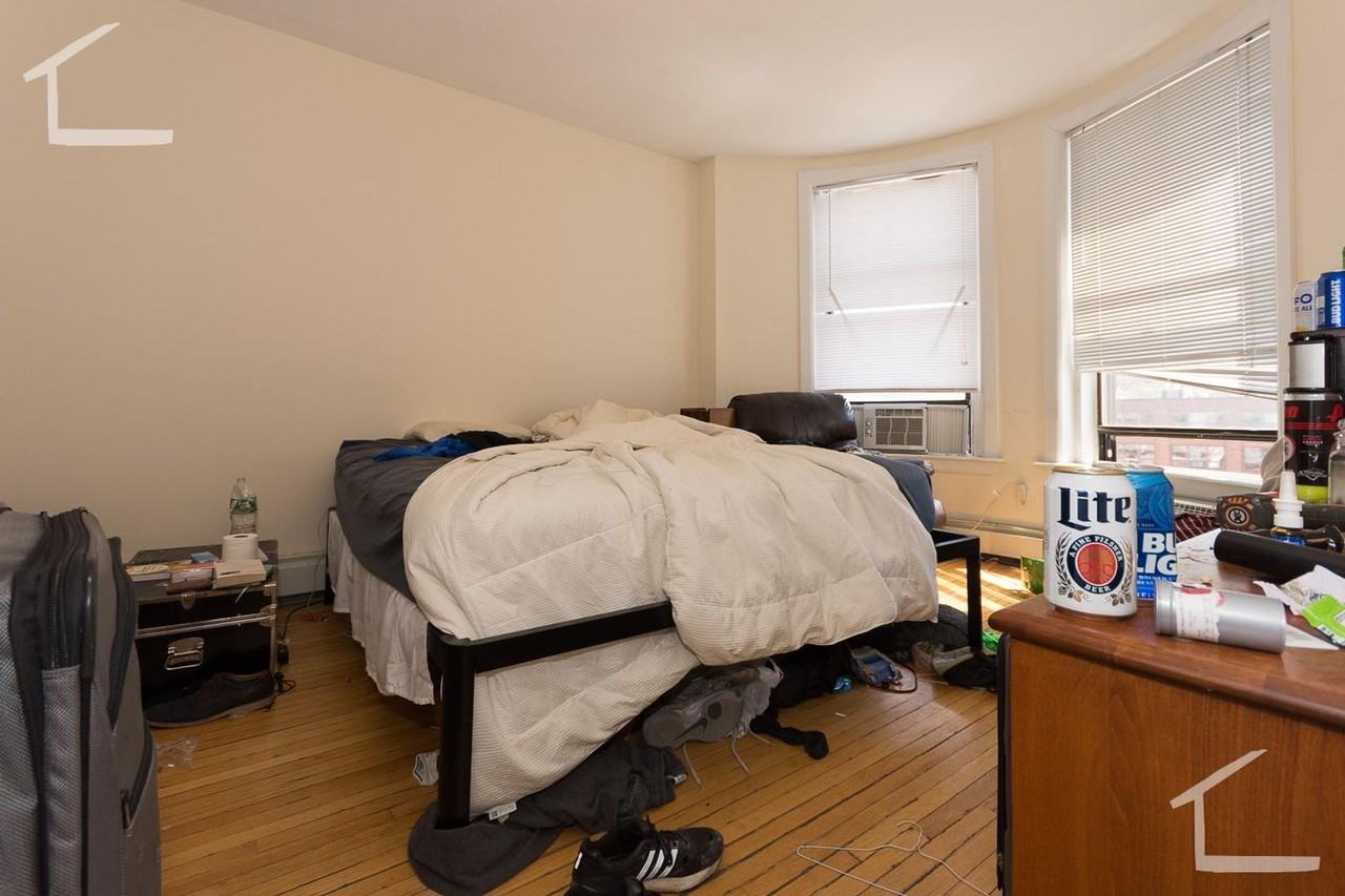 1960 Beacon St - Photo 6 of 14