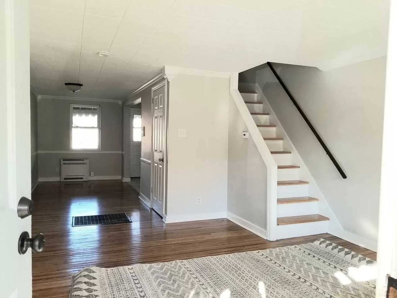 919 Union St - Photo 2 of 12