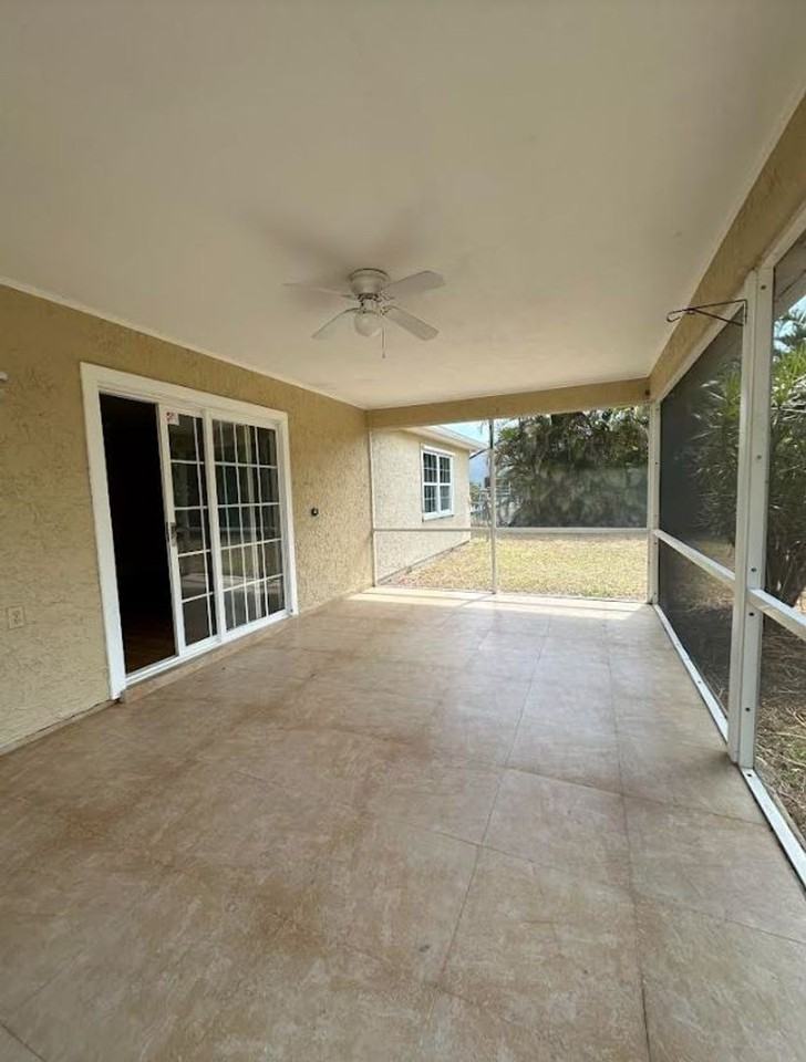 1662 Se Collette Ct - Photo 7 of 12