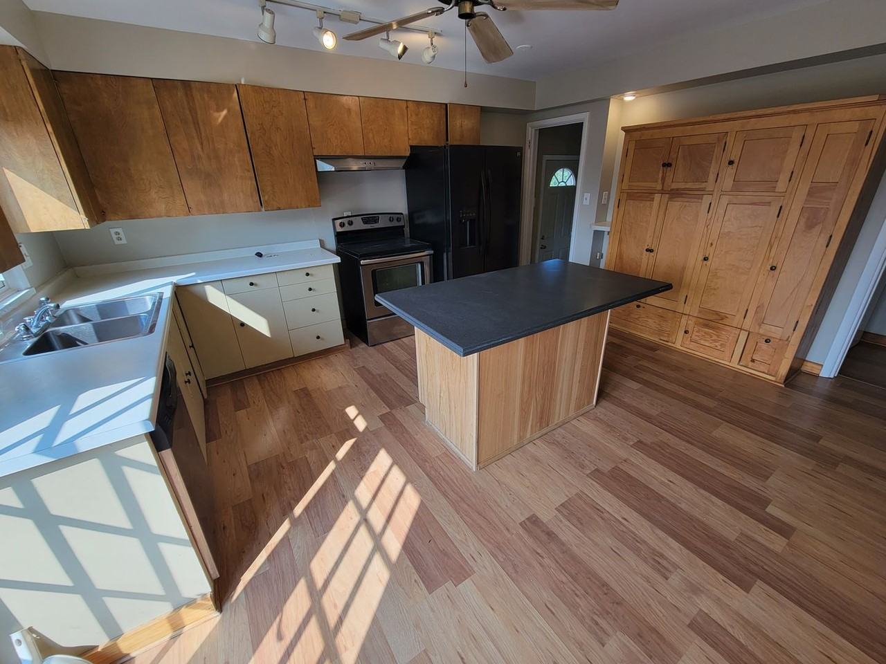 4724 Tioga St - Photo 5 of 40