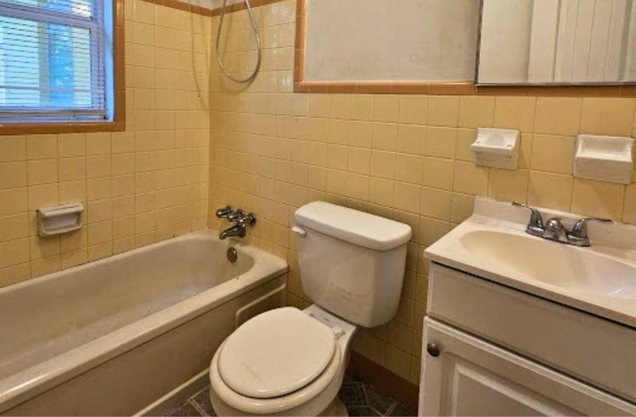 1216 E Myrtle St - Photo 5 of 19