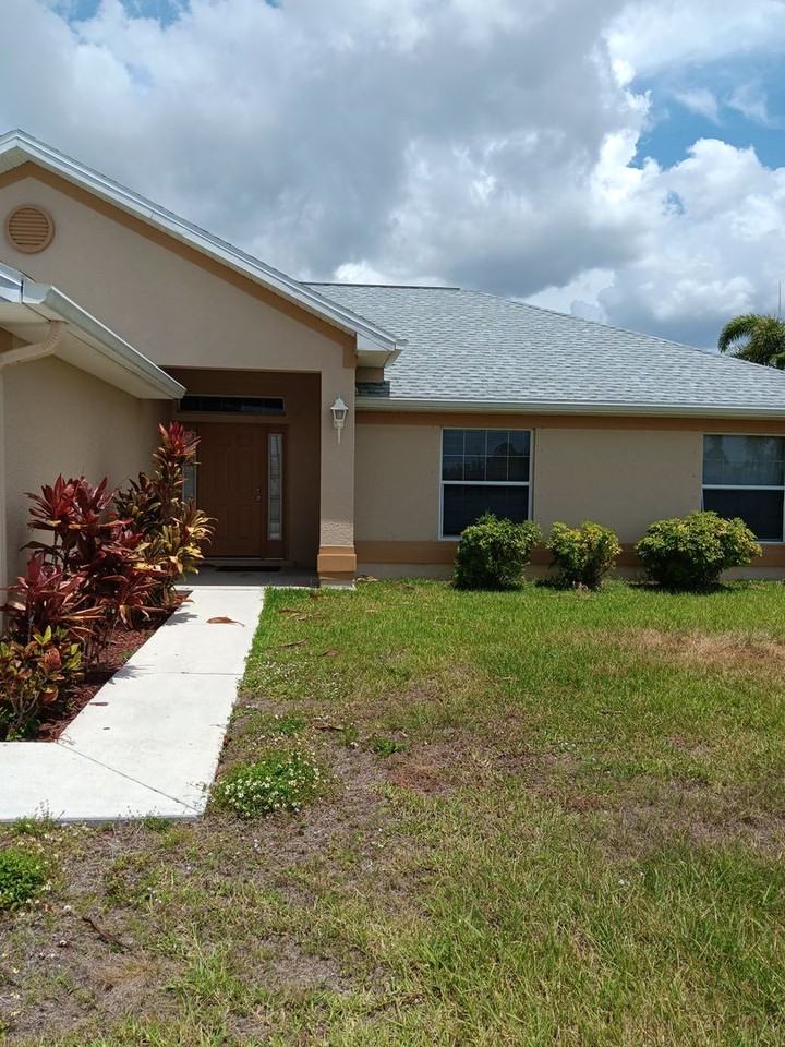 1221 Nw 22nd Pl - Photo 3 of 24