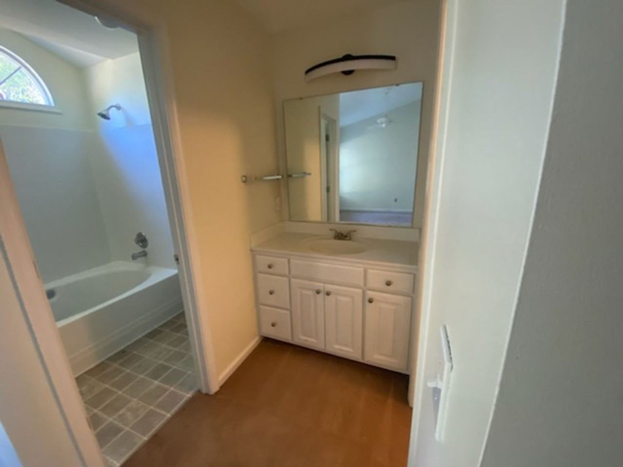 4810 Heritage Woods Ct - Photo 5 of 17