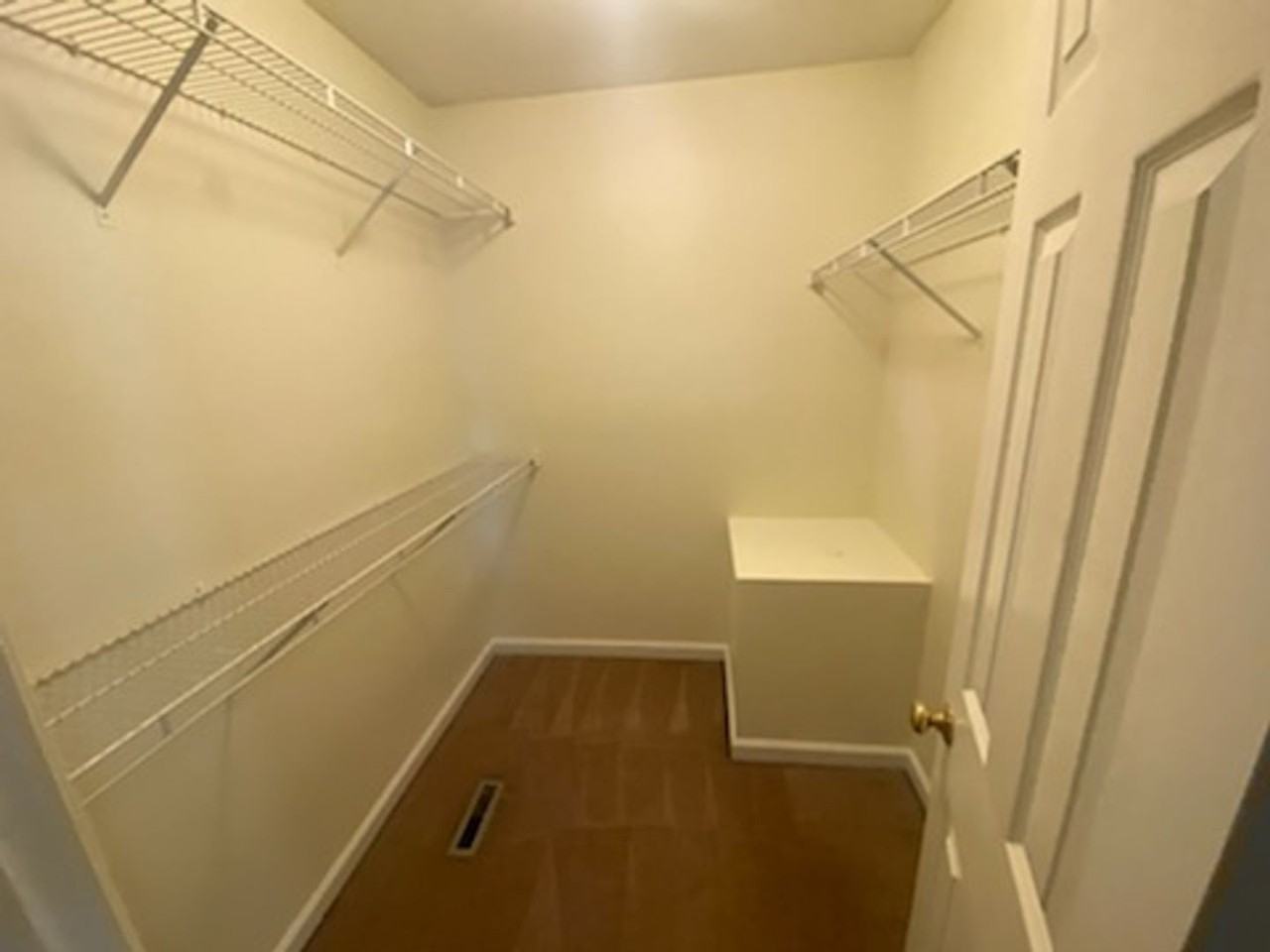 4810 Heritage Woods Ct - Photo 6 of 17