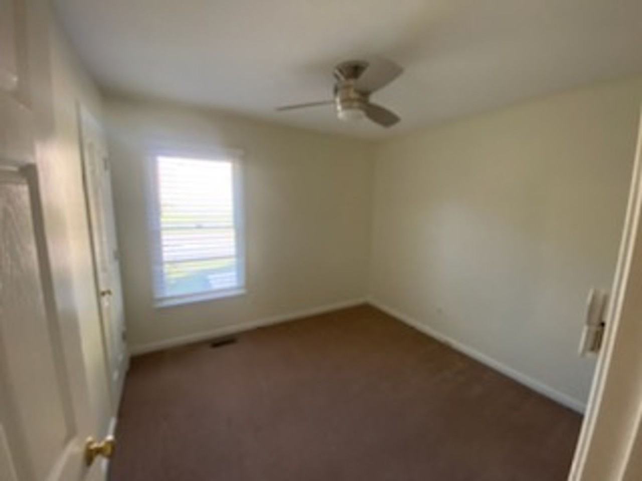 4810 Heritage Woods Ct - Photo 7 of 17