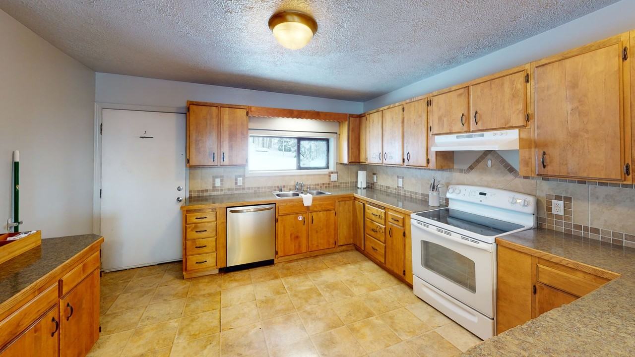 1510 Farmers Loop Rd - Photo 2 of 9