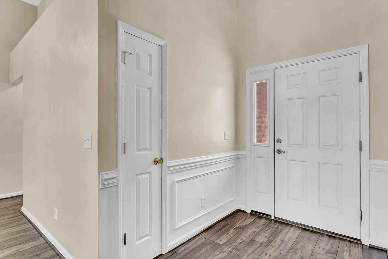 141 Aquinnah Dr - Photo 4 of 32