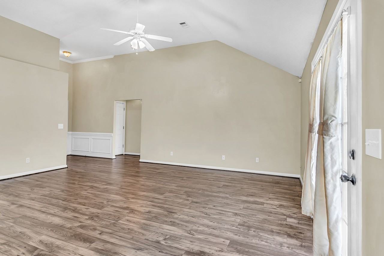 141 Aquinnah Dr - Photo 7 of 32