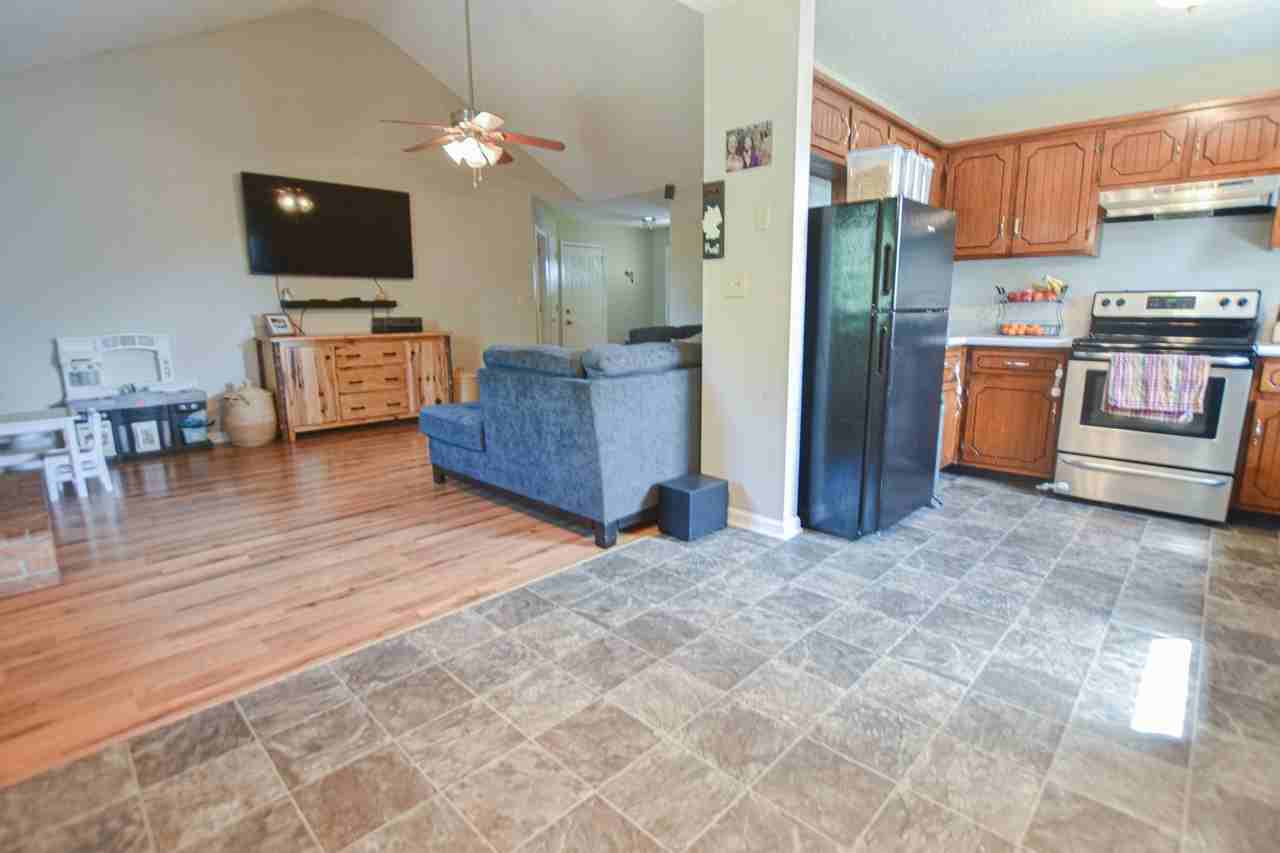 204 Windmeade Cir - Photo 5 of 14