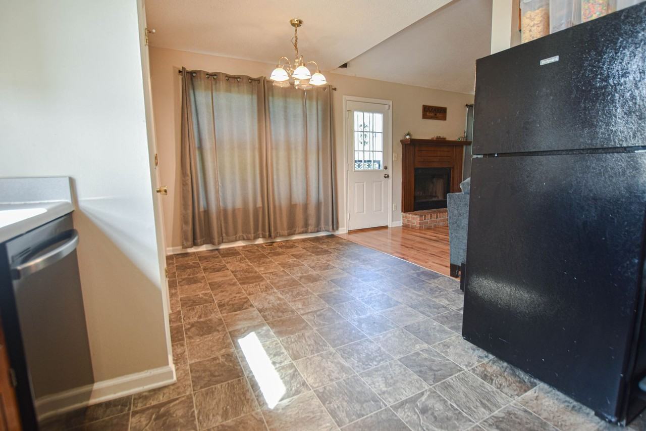 204 Windmeade Cir - Photo 7 of 14