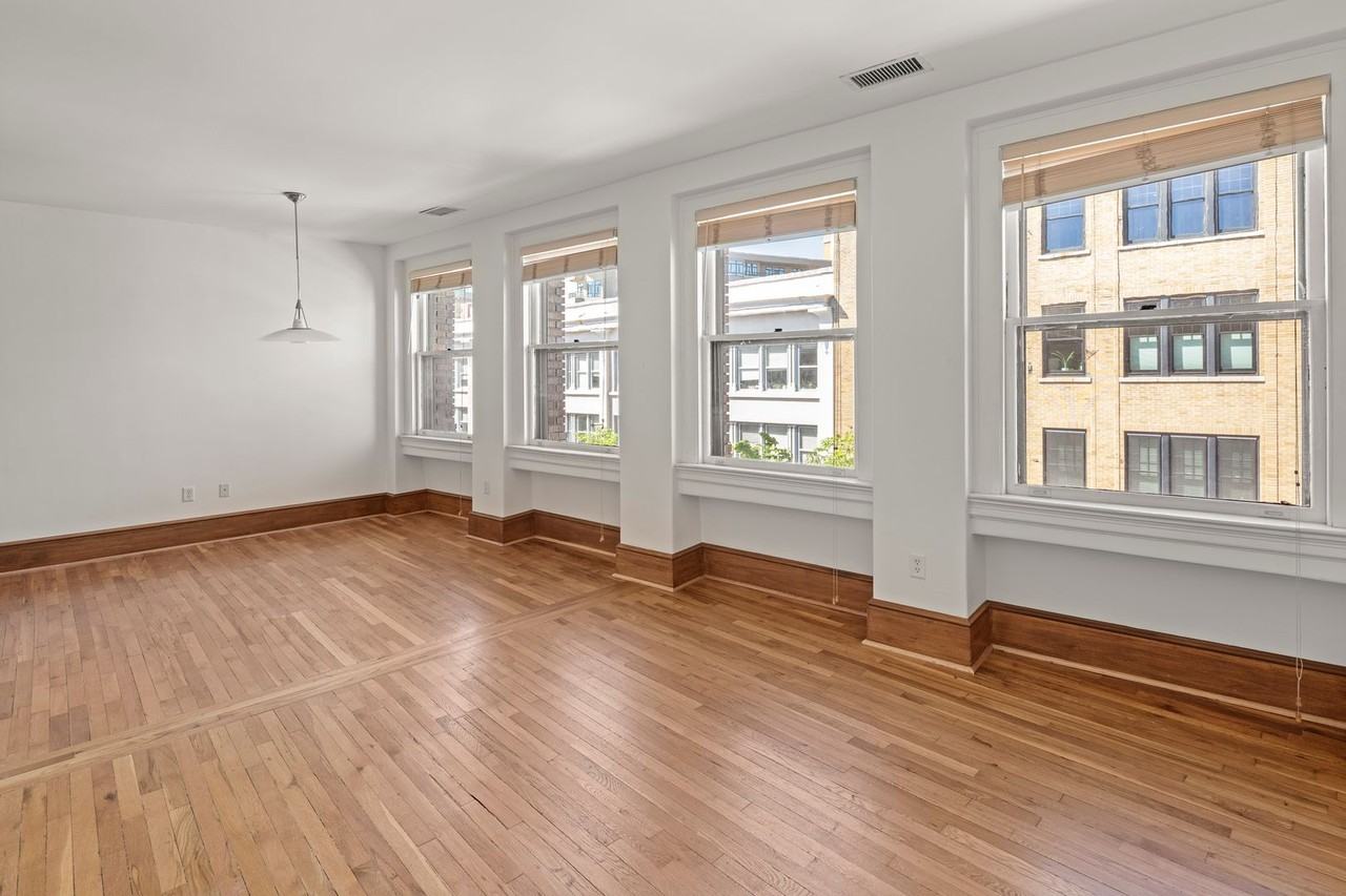 55 1/2 Haywood St #3B - Photo 5 of 18