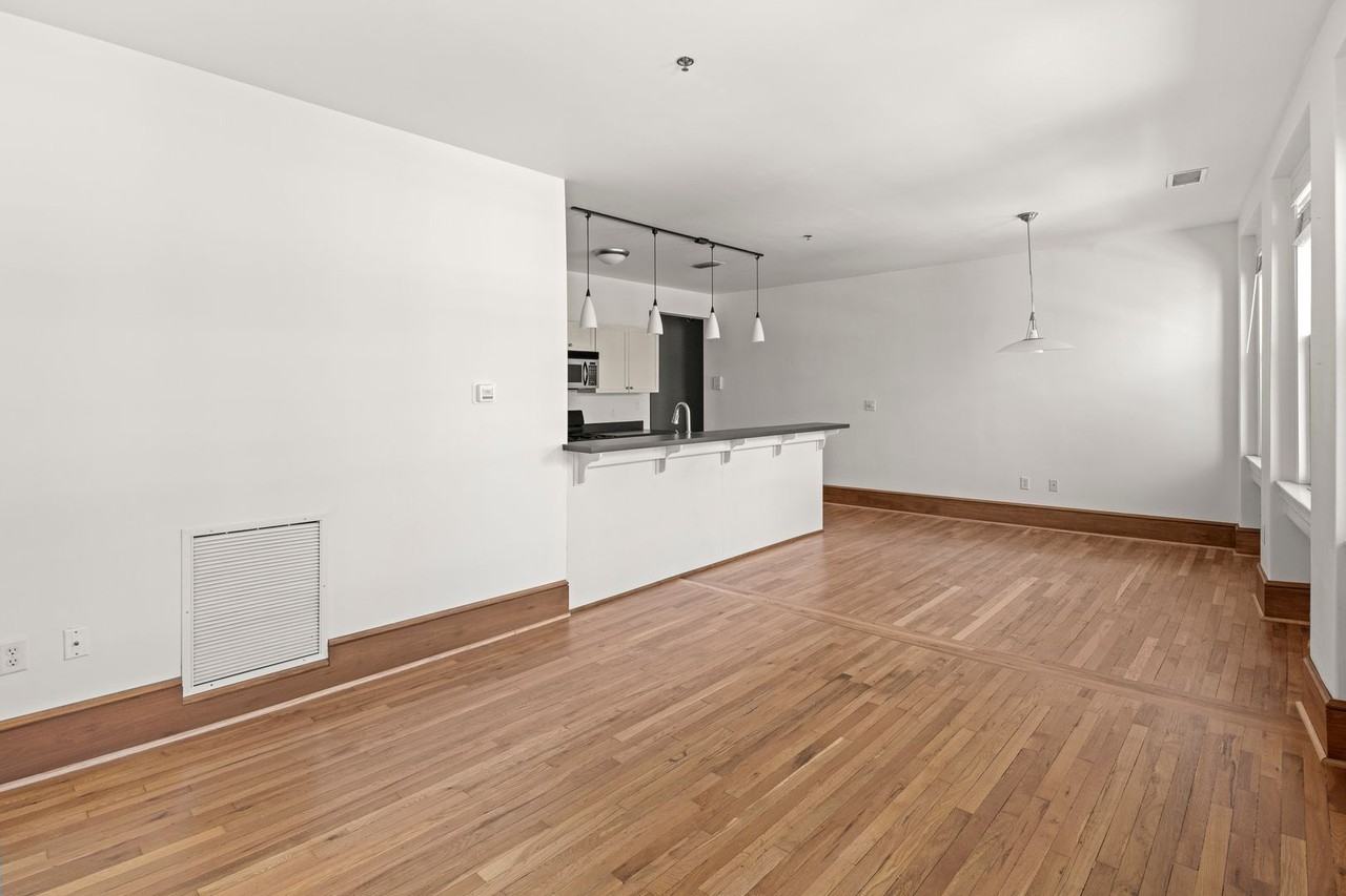 55 1/2 Haywood St #3B - Photo 7 of 18