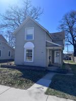 featured image of 526 E 8th St