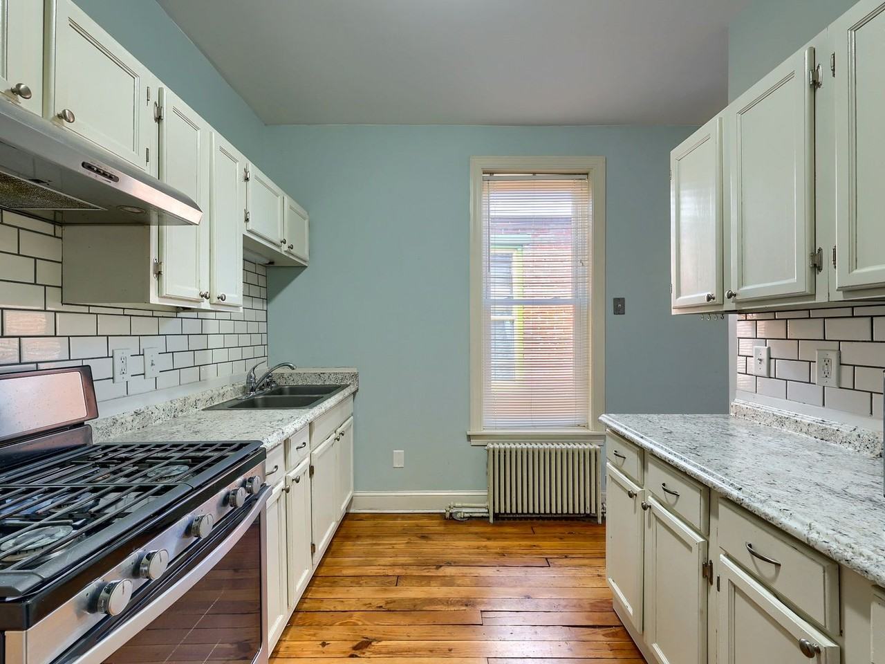 1515 Green St - Photo 2 of 27