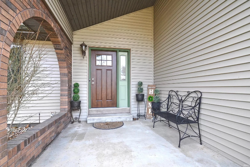 11044 River Oaks Ln E - Photo 4 of 35