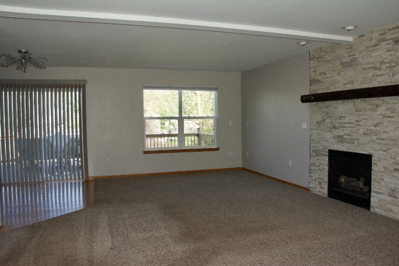 1260 Applewood Dr - Photo 2 of 20