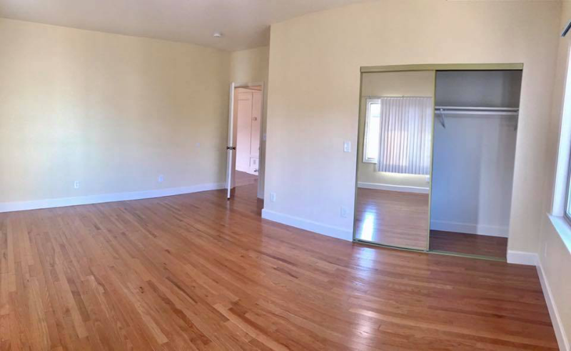 560 53rd St #560 - Photo 3 of 15