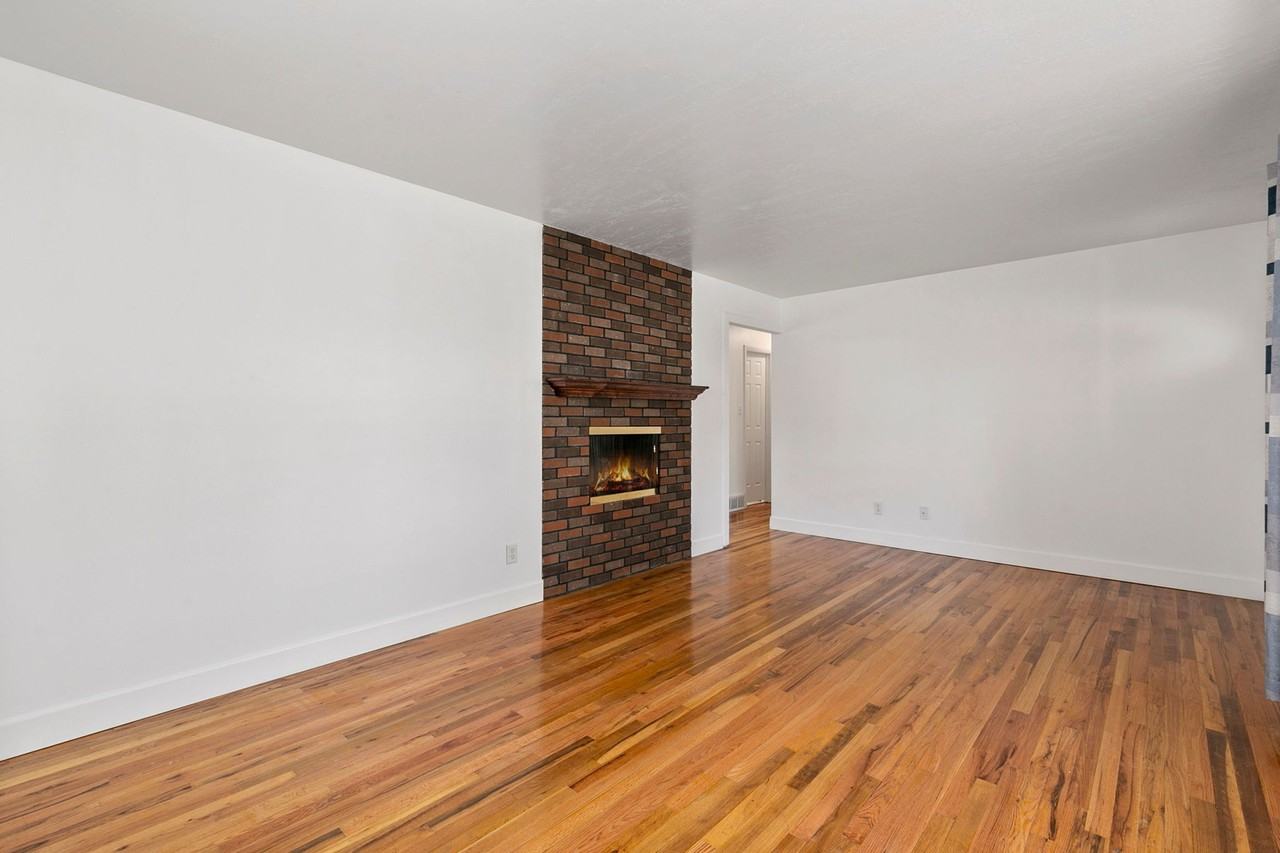 4004 East 9th Street - Photo 3 of 15