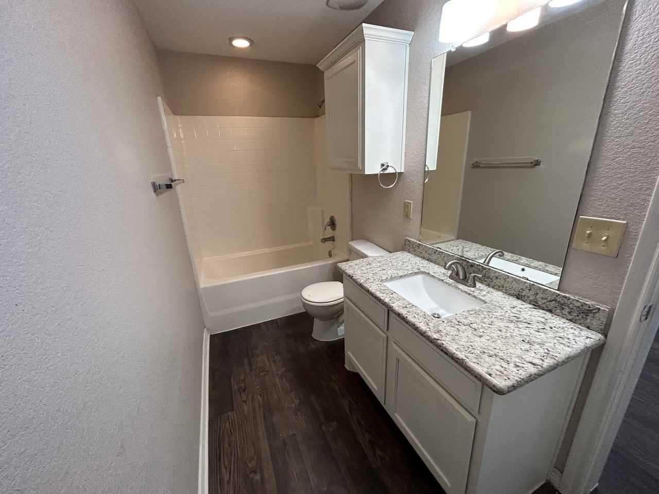 2507 Pascal Ct #B - Photo 6 of 12