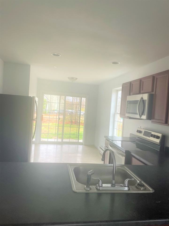 100 Trinity Cir #B - Photo 2 of 8