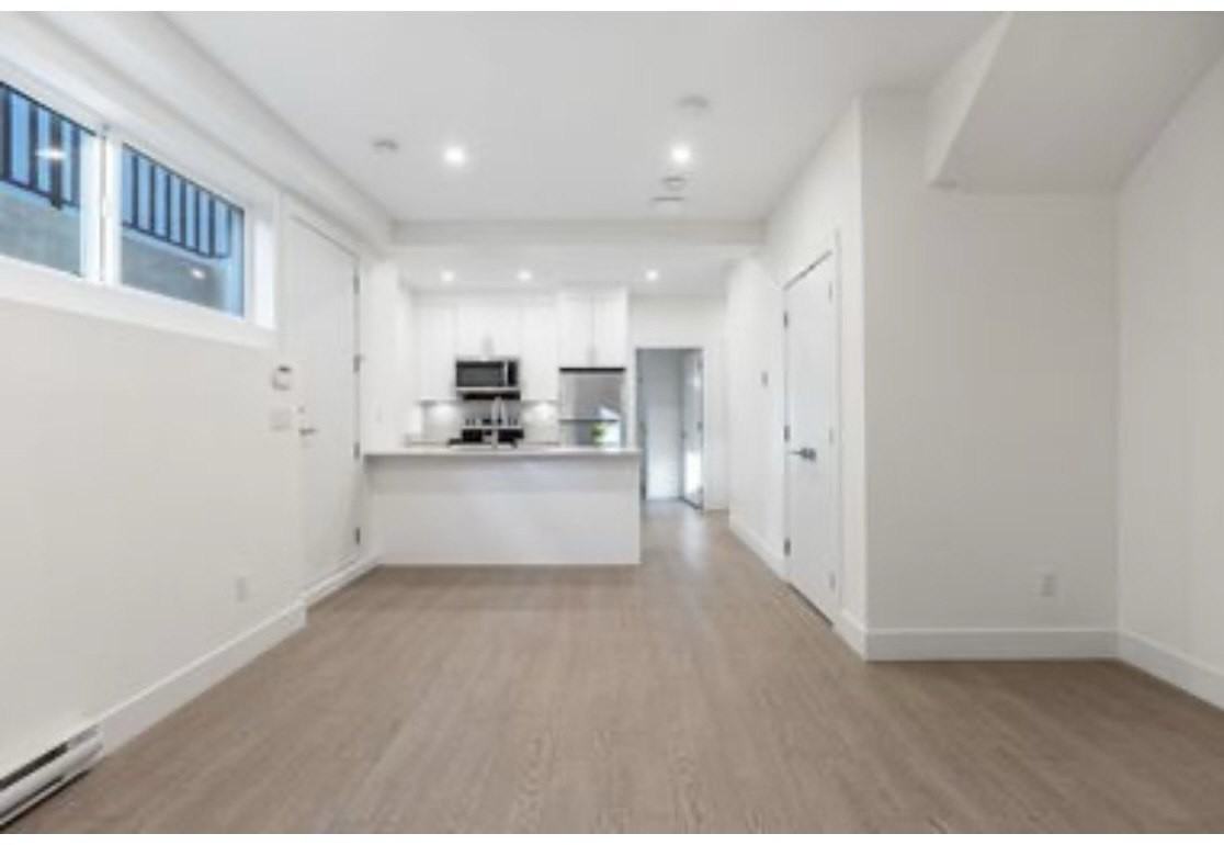 2662 Chesterfield Avenue - Photo 2 of 9