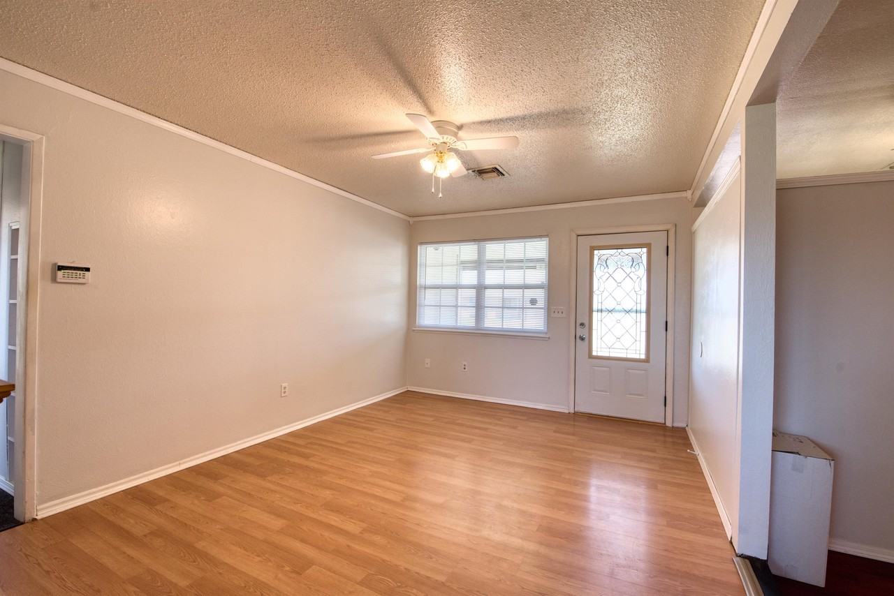 924 Nw 14th St #1 - Photo 7 of 22