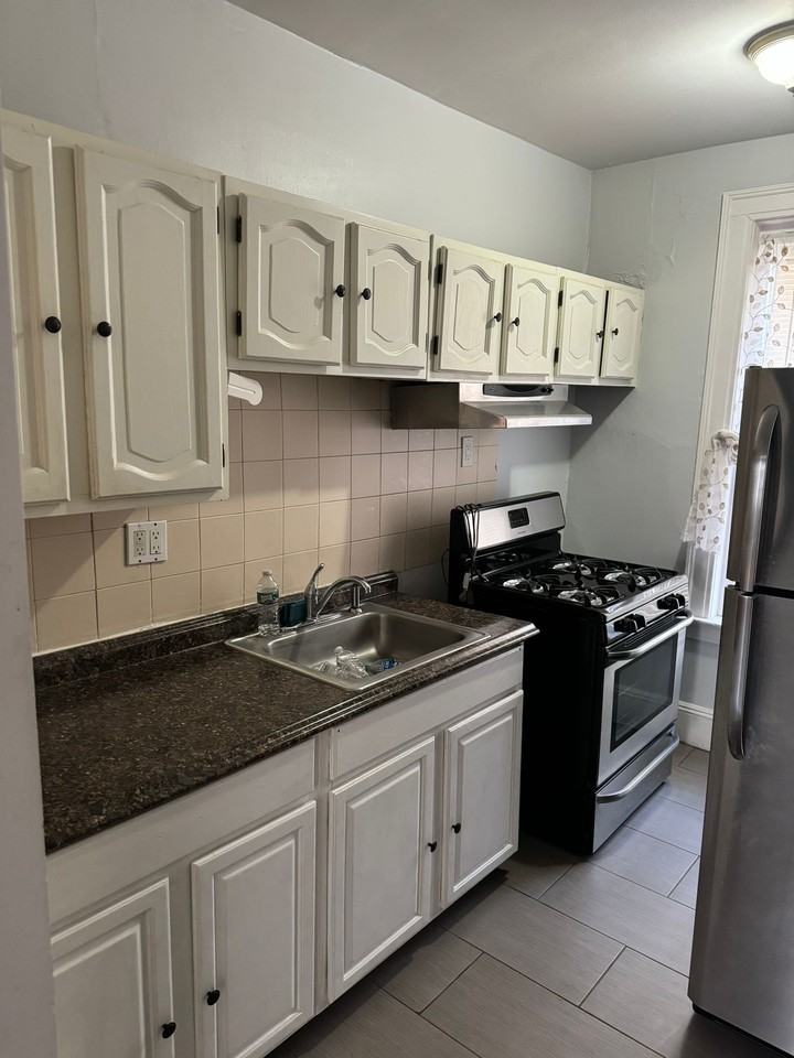 1475 Chapel St Apt A5 #A5 - Photo 5 of 18