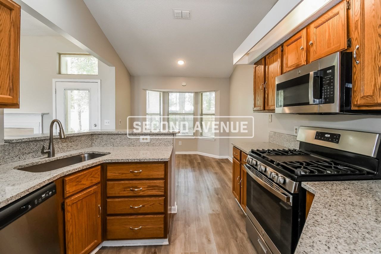 8544 Echoridge Ct - Photo 5 of 24
