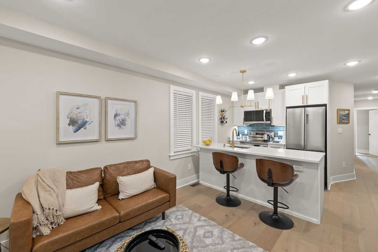 127 S Braddock St #301 - Photo 4 of 22