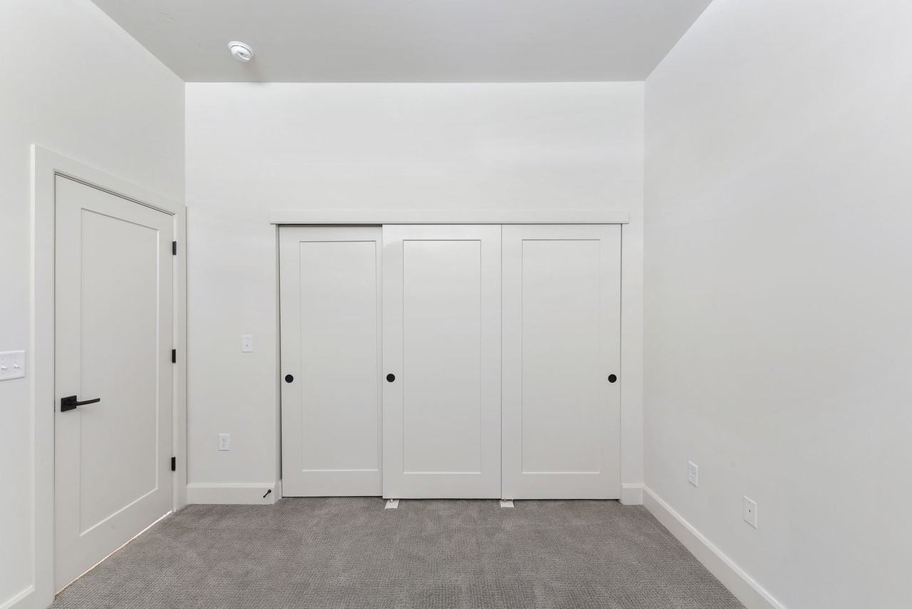 Peake Apartments - Photo 5 of 8