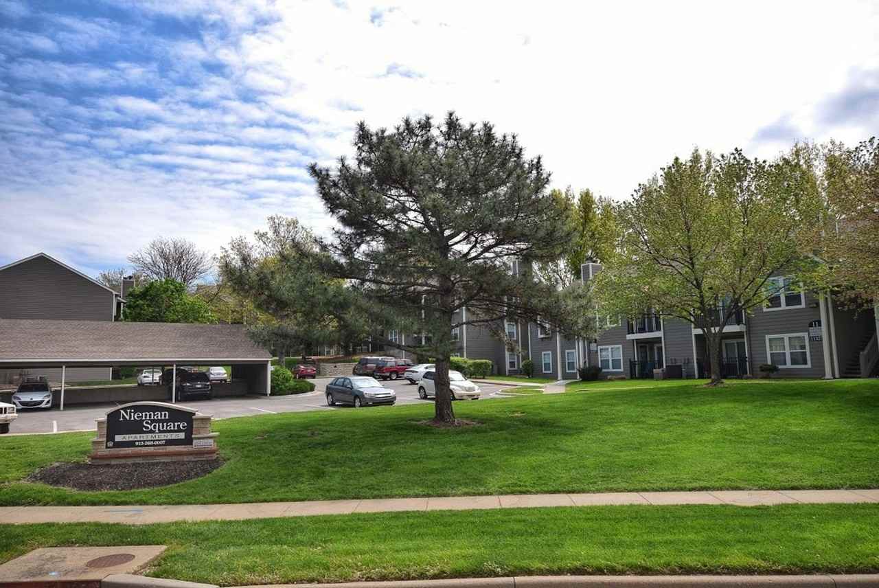 61-01 Nieman Square - Photo 6 of 50