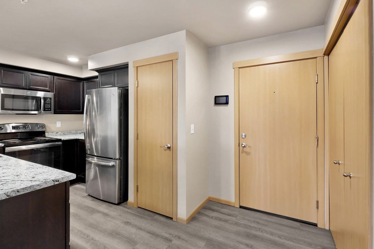 Tremezzo Apartments - Photo 5 of 50