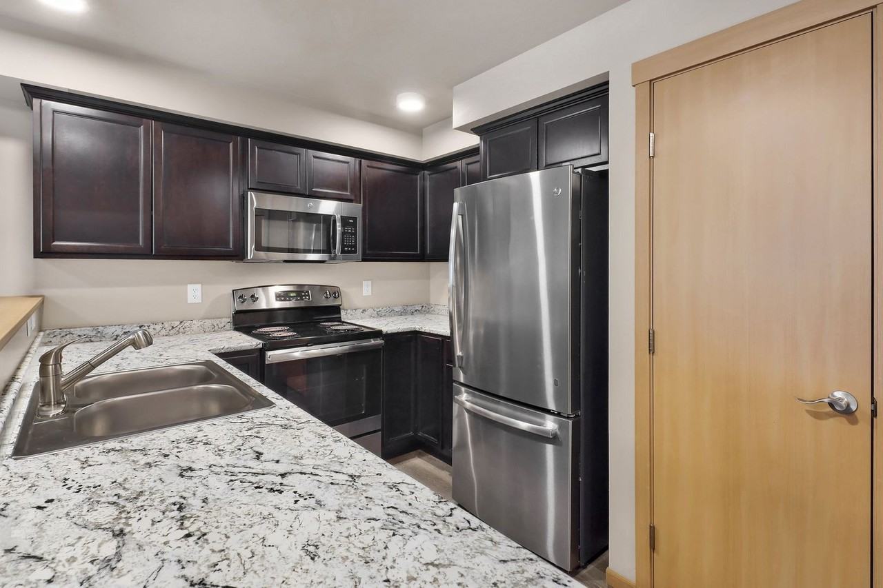 Tremezzo Apartments - Photo 6 of 50