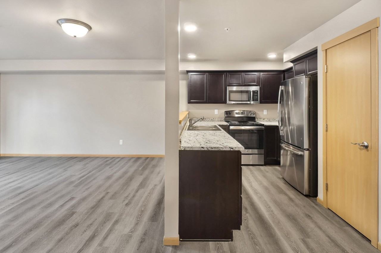 Tremezzo Apartments - Photo 7 of 50