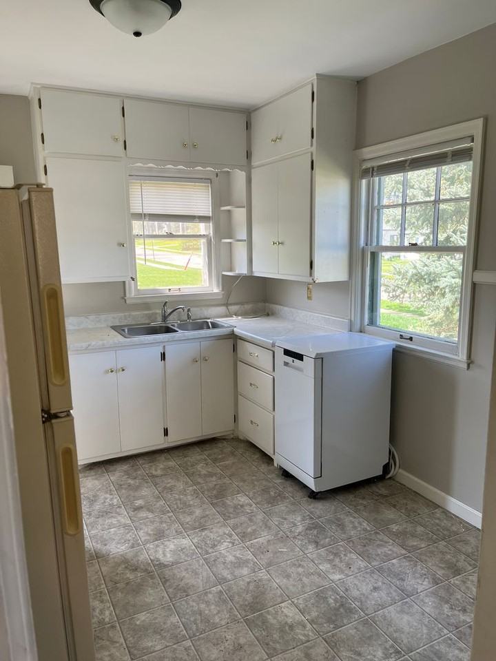 1710 S 10th Ave - Photo 2 of 13