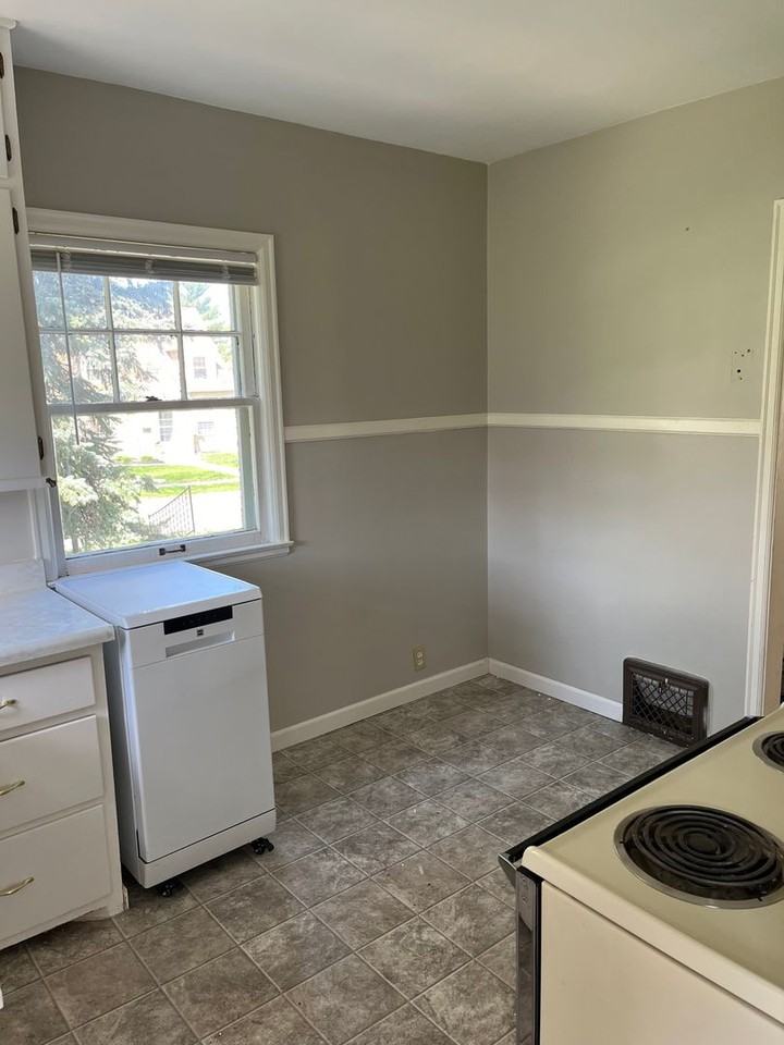 1710 S 10th Ave - Photo 3 of 13
