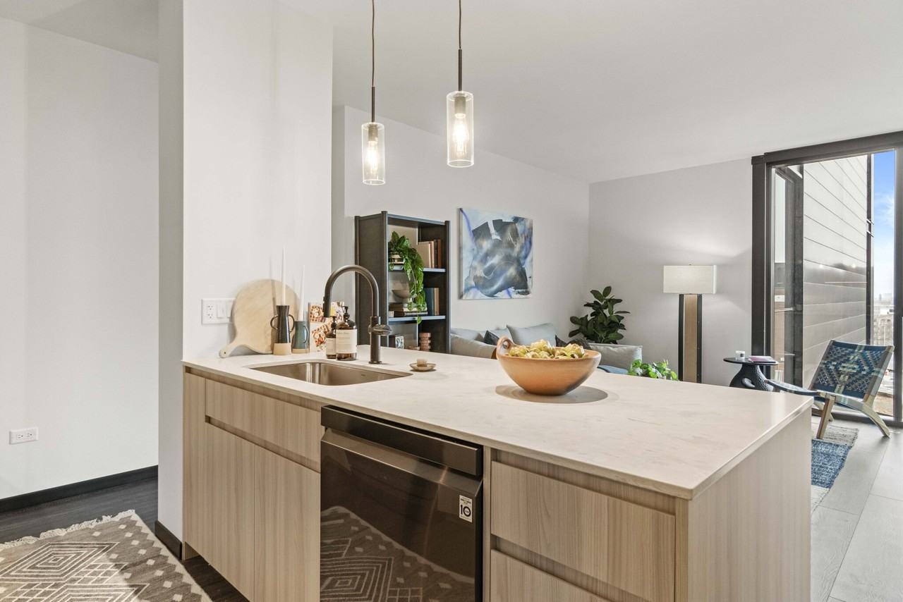 1400 W Randolph St #1-1 - Photo 2 of 28