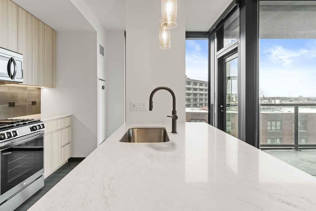 1400 W Randolph St #2-2 - Photo 4 of 35