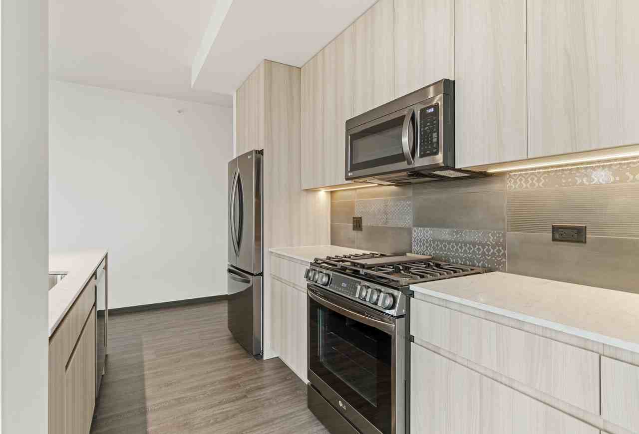 1400 W Randolph St #2-2 - Photo 5 of 35