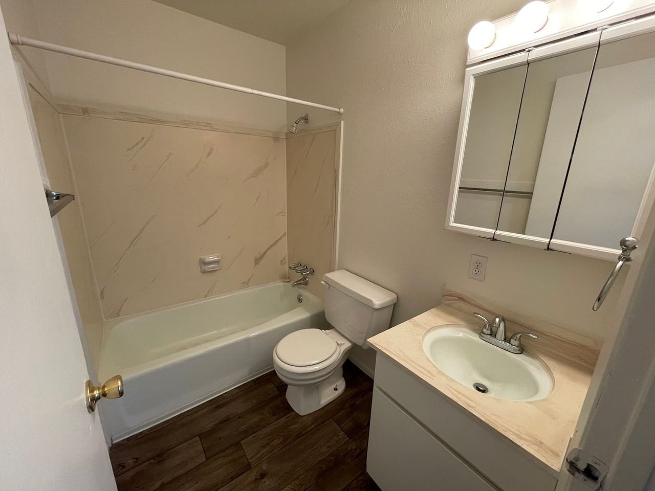 Caledonian Apartments - Photo 7 of 27