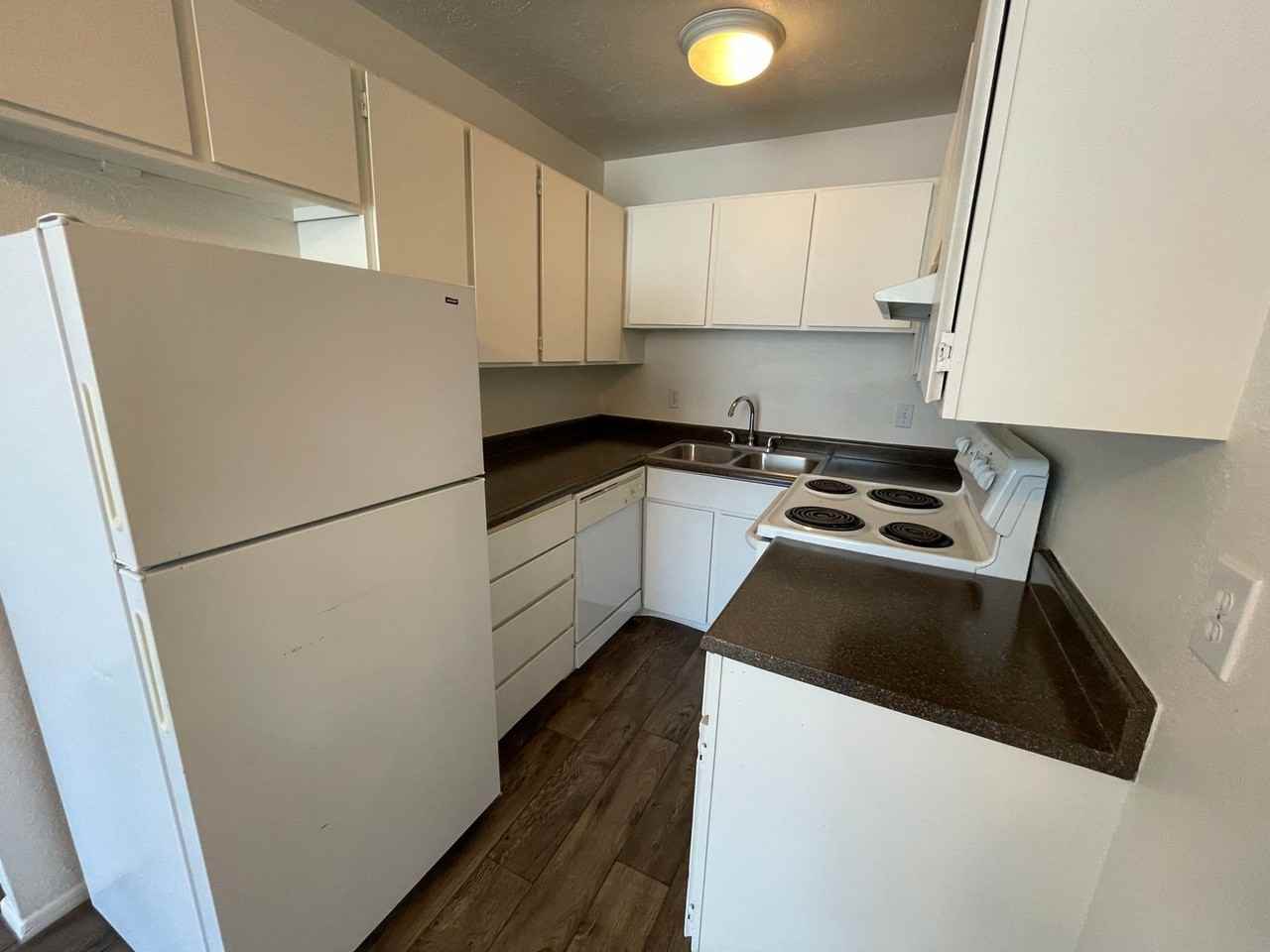Caledonian Apartments - Photo 3 of 27