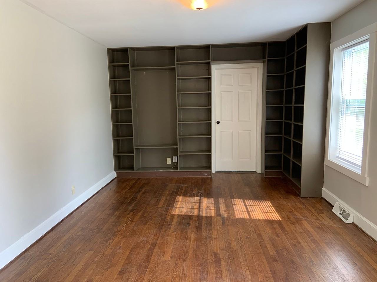 1104 Mccormick St - Photo 3 of 15