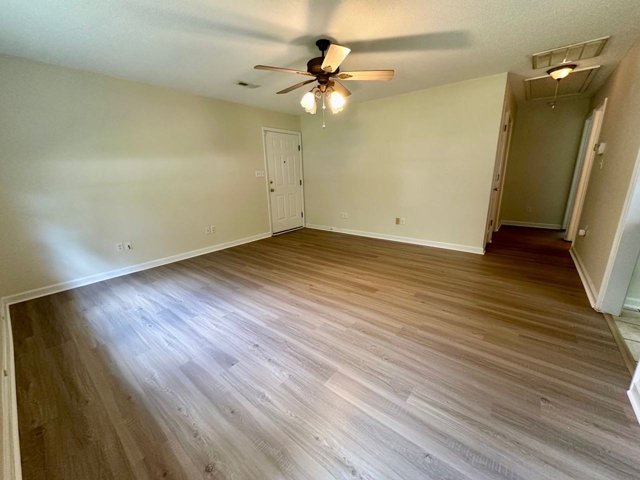2020E Hideaway Dr - Photo 2 of 7