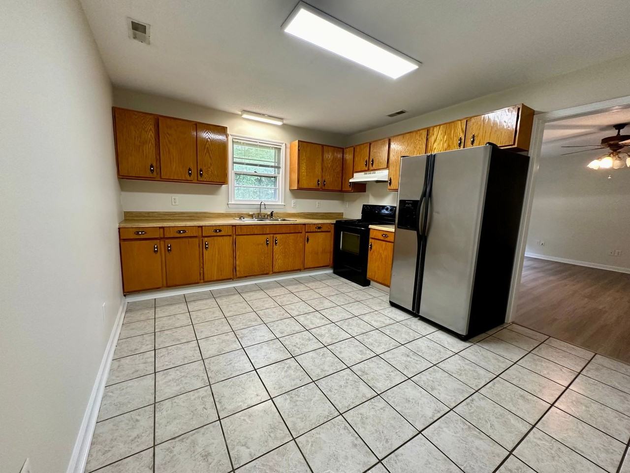 2020E Hideaway Dr - Photo 3 of 7